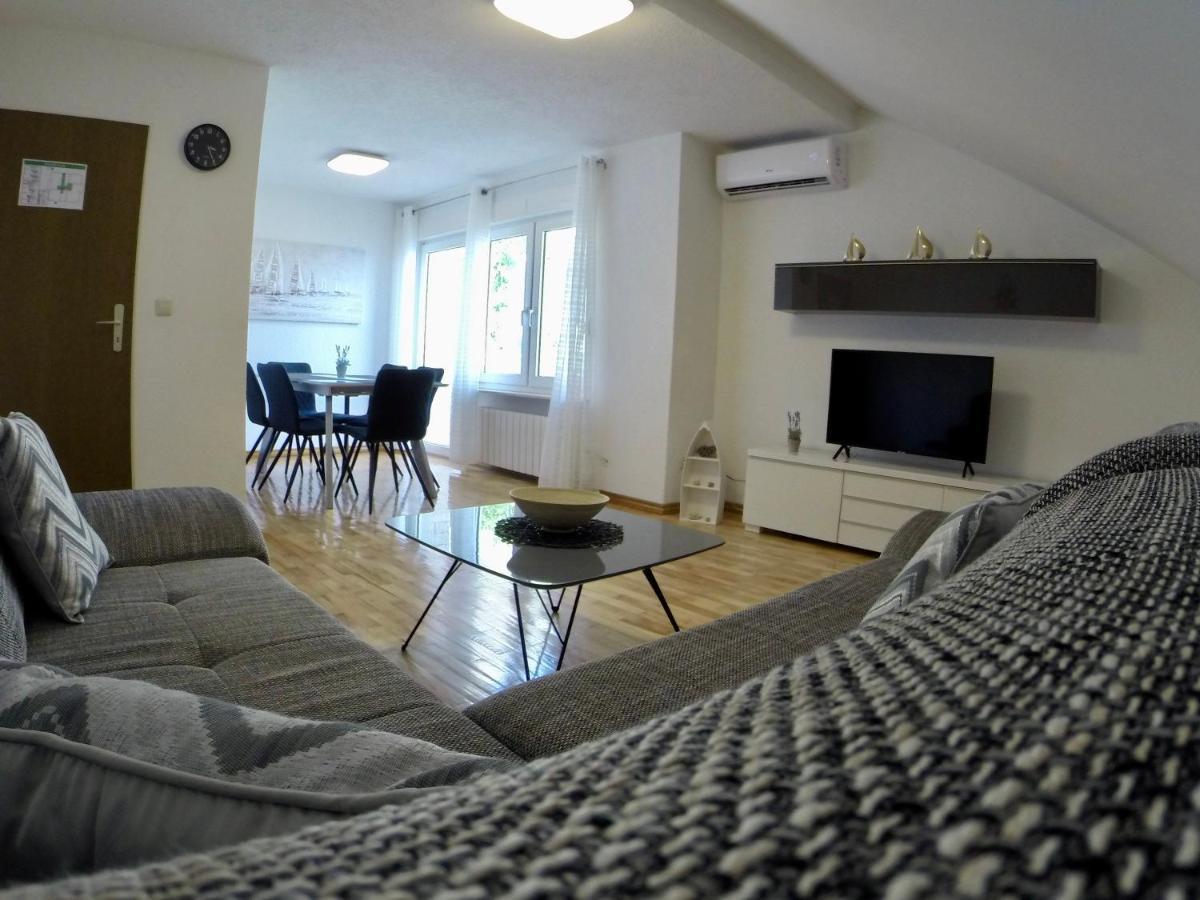 Holiday Apartment Lavanda Sumpetar Jesenice  Exteriér fotografie