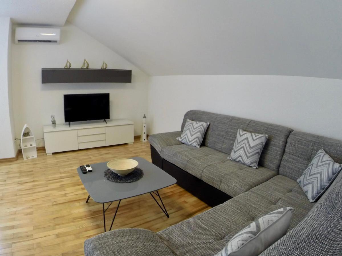 Holiday Apartment Lavanda Sumpetar Jesenice  Exteriér fotografie
